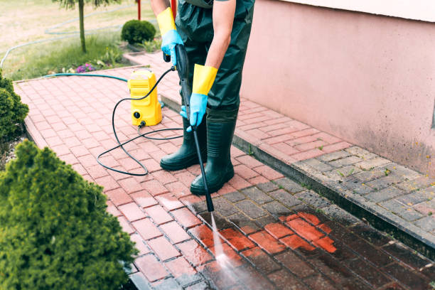 Professional Pressure Washing Services in Newburg, WI